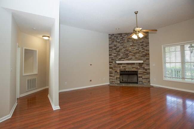 Photo - 26 Tahoe Cir