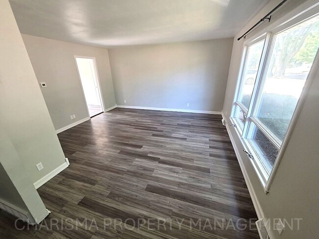 Photo - 913 E Pam Rd