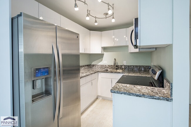 Building Photo - 909 Kahuna Ln Unit 103