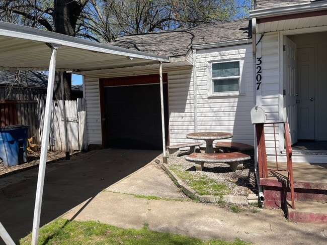 Photo - 3207 E 29th St