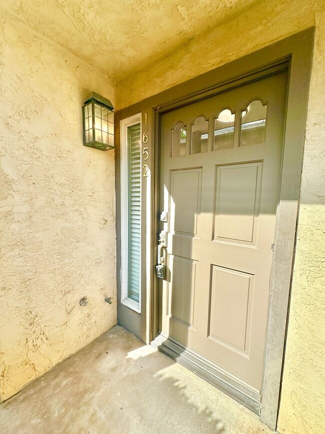 1652 Pala Lake Dr