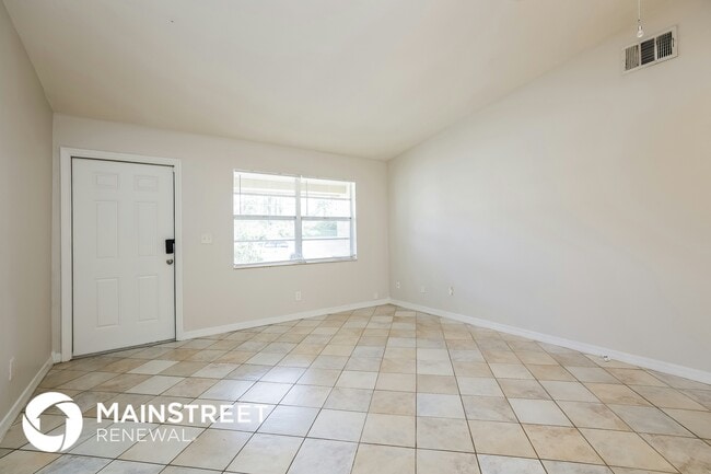 Photo - 5210 2nd St W