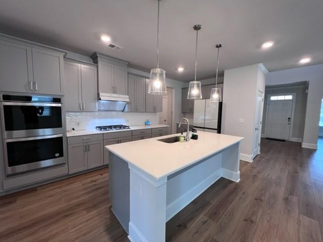 Photo - 705 Lanarck Wy