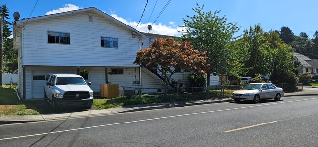 Building Photo - 180 2nd St Unit B Rental