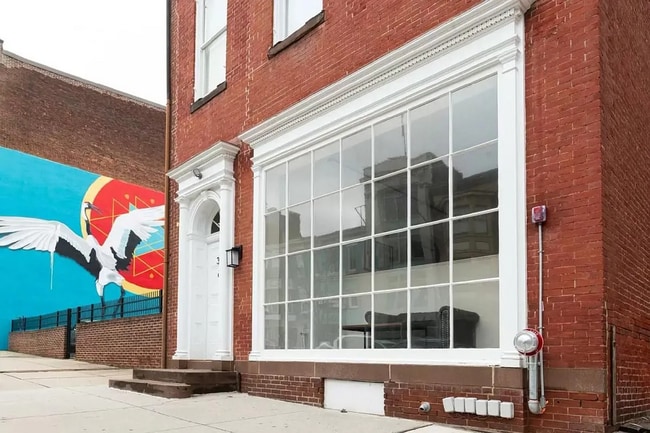 Building Photo - 325 W Market St Unit Apt A