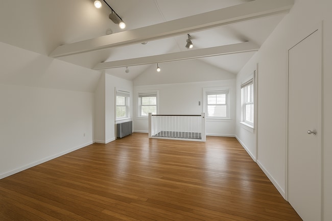 Building Photo - 16 Beekman St Rental