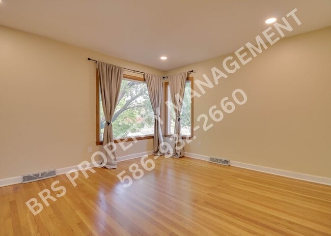 Photo - 3 Bedroom 2 bathroom house in Royal Oak.