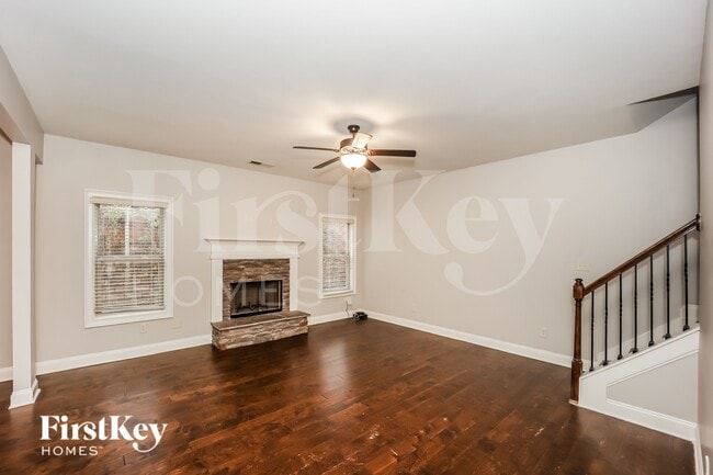 Photo - 118 Village Park Dr