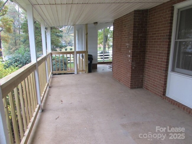 Photo - 9517 Westmoreland Rd