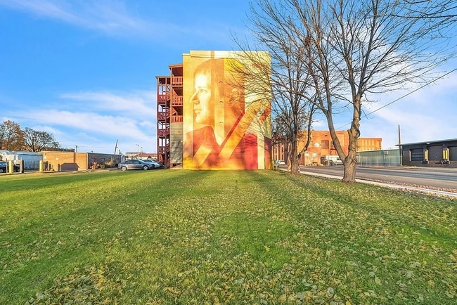 Photo - 649 S Summer St Unit 3R