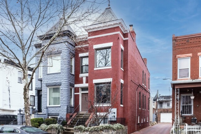 12 Randolph Pl NW