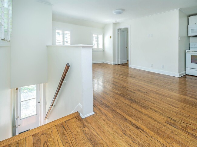 Photo - 61 Locust Ave Unidad # apt #1