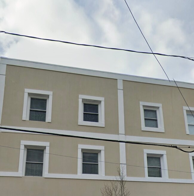 809 Main St Unit 3