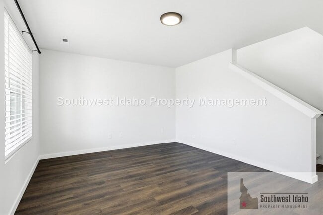 Photo - 8140 E Sunray Dr