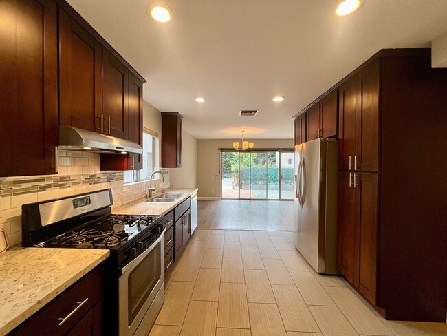 Photo - 5811 Agnes Ave