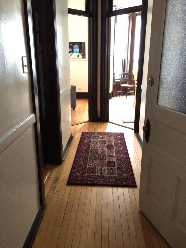 Entryway & Hallway - 2187 Clybourn N Ave (Chicago, IL)