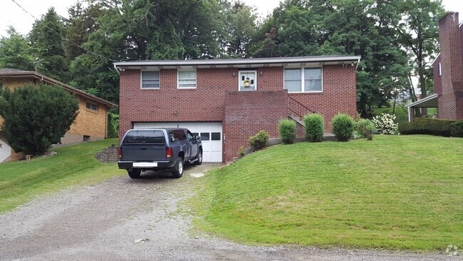 Building Photo - Nicely Renovated 2 Bedroom/2  Bath in Bon ... Rental