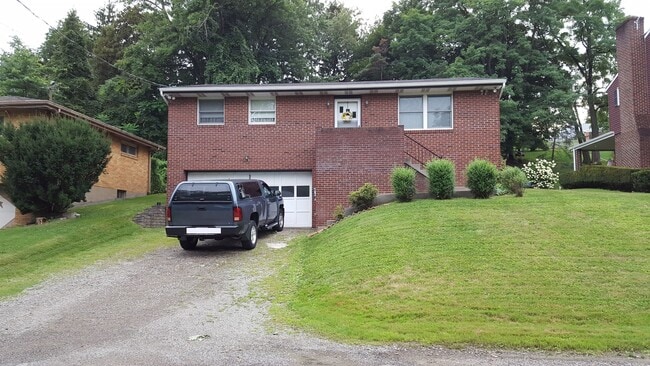 Building Photo - Nicely Renovated 2 Bedroom/2 Bath in Bon ... Rental
