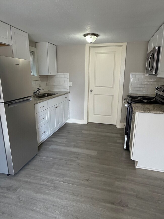 Photo - 4601 Hain St