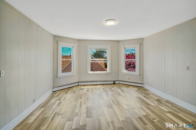 Photo - 221 Willow St Unidad 3rd Floor
