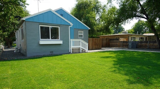 Photo - 4213 W Clark St