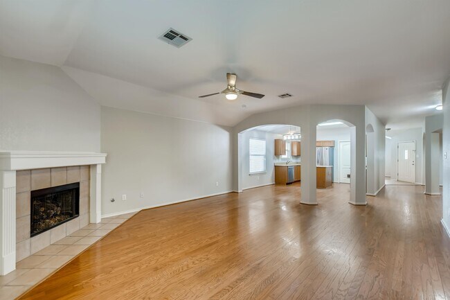 Photo - 1504 Julianas Way