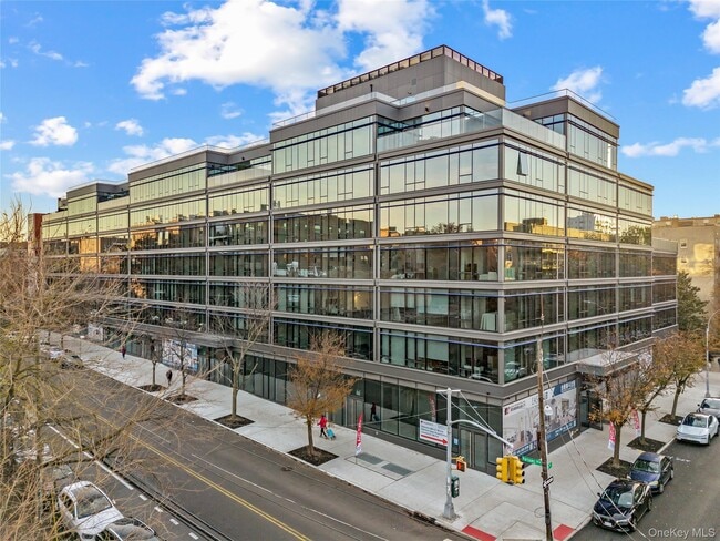 Building Photo - 38-20 Parsons Blvd Unit 619