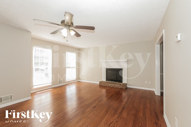 Photo - 3843 Holland Dr