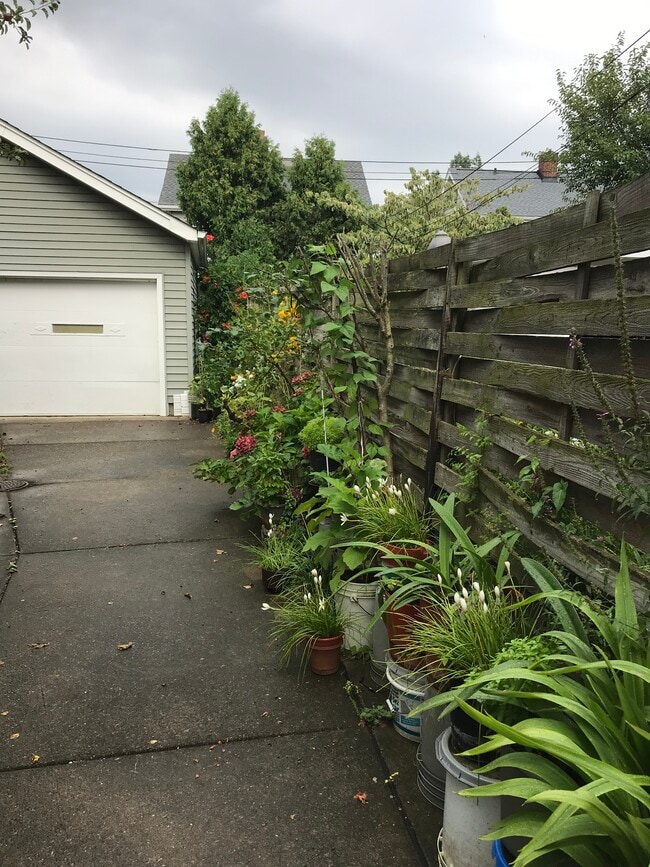 Photo - 1463 Riverside Dr Unidad #1