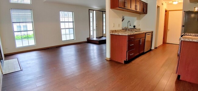 Photo - 300 Teak Ln