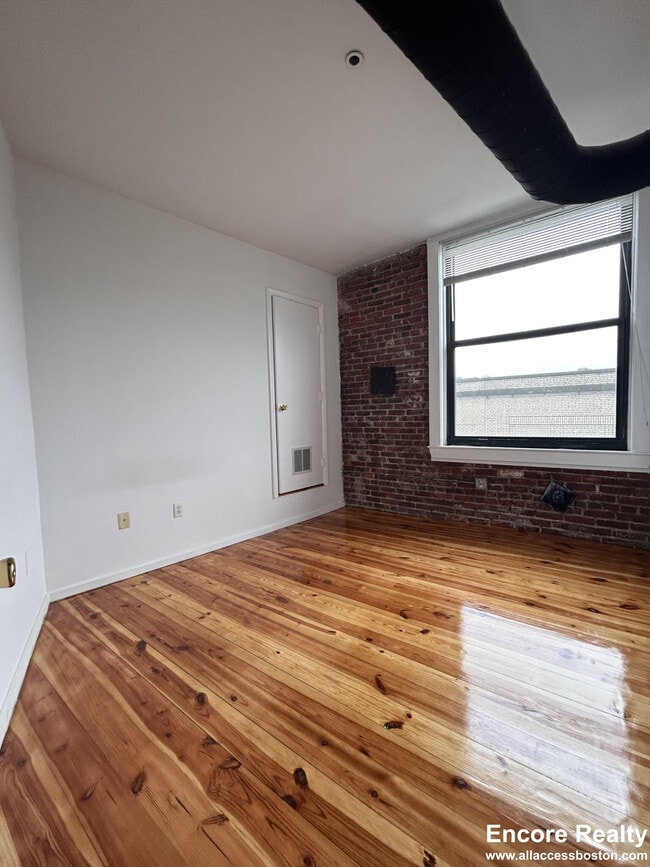 Photo - 600 Columbia Rd Unit 28