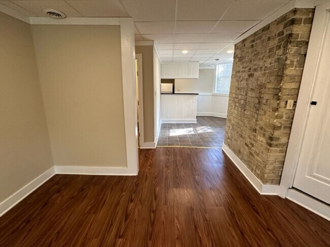 Photo - 2500 N Bartlett Ave Unit 2500