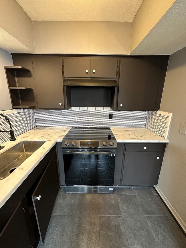 Photo - 1906 Binz St Unit 3