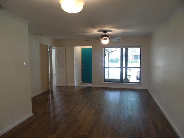 Photo - 7035 Kingsbury Dr