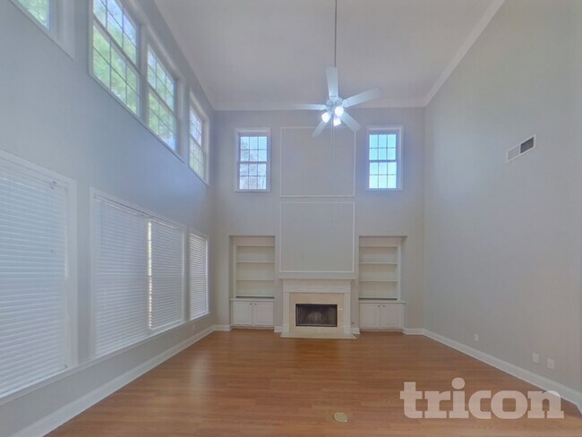 Photo - 275 Lawrence Pl