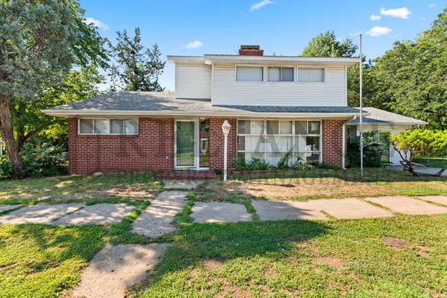 Photo - 4949 E Orme St House
