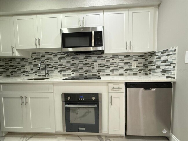 Photo - 9258 Lake Chase Island Way