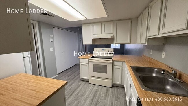 Photo - 3139 E Cicero St