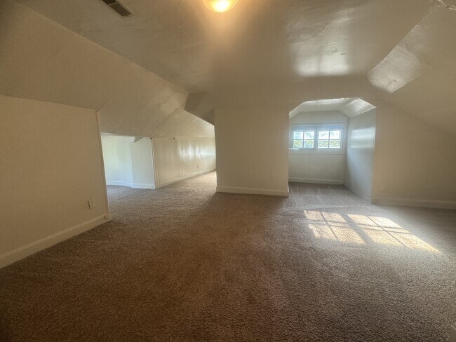 Photo - 317 N Indiana Ave