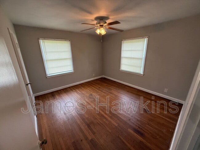 Photo - 3554 Cambridge Rd