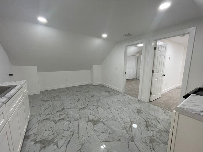 Living Room - 148 Chilton St