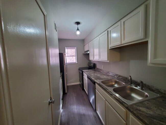 Photo - 911 Vance Jackson Rd