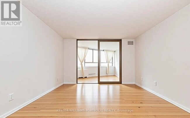 Photo - 270 Queens Quay W Unité #1107