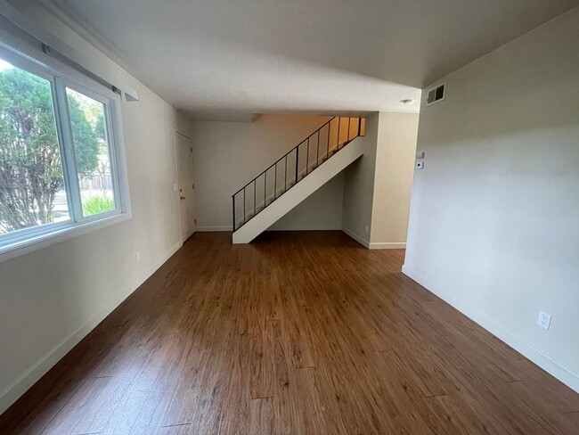 Photo - 18218 Hale Ave Unidad B