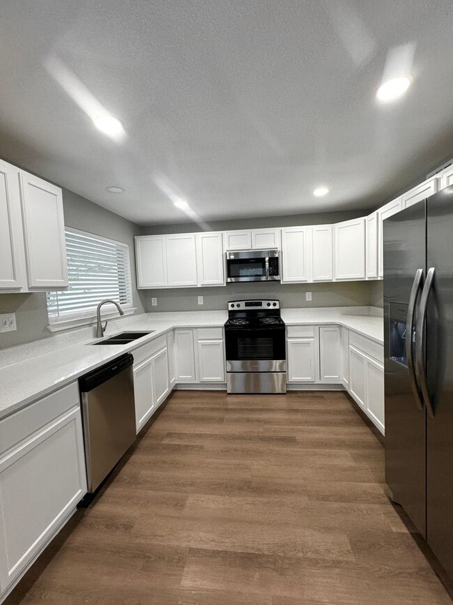 Photo - Spacious 6 Bed 6 Bath Newly Remodeled Home!