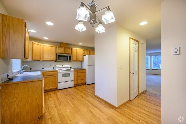 Building Photo - Well-maintained 3 bedrooms 2.5 bath townho... Rental