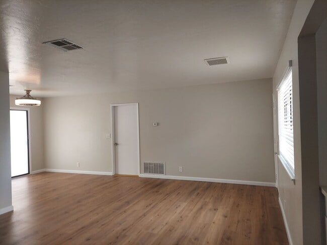 612 W Graaf Ave Unit C