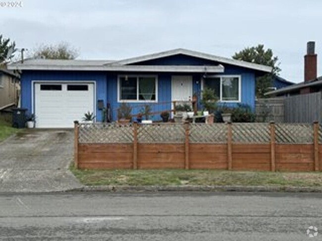 Building Photo - Charming 3 Bedroom, 1 Bath home with 1-car...