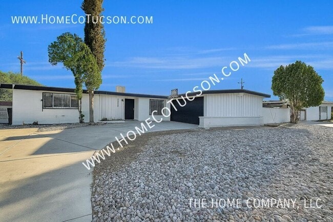 Building Photo - 8548 E Beverly St