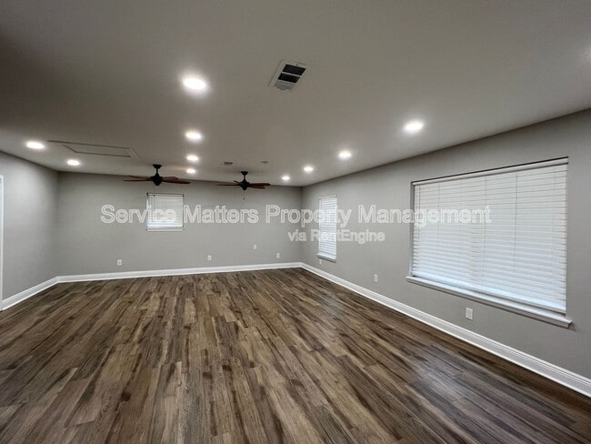 Photo - 5429 Jenny Cir